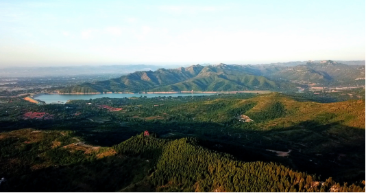 山上的风景

描述已自动生成