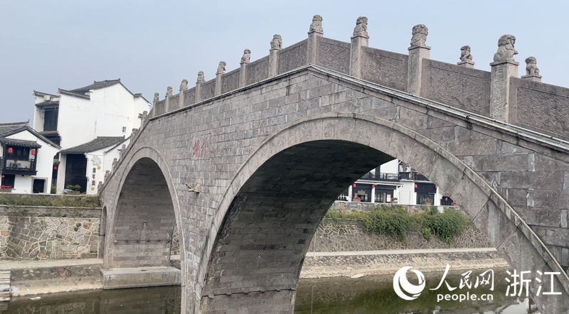 枫桥。人民网 秦铭泽摄