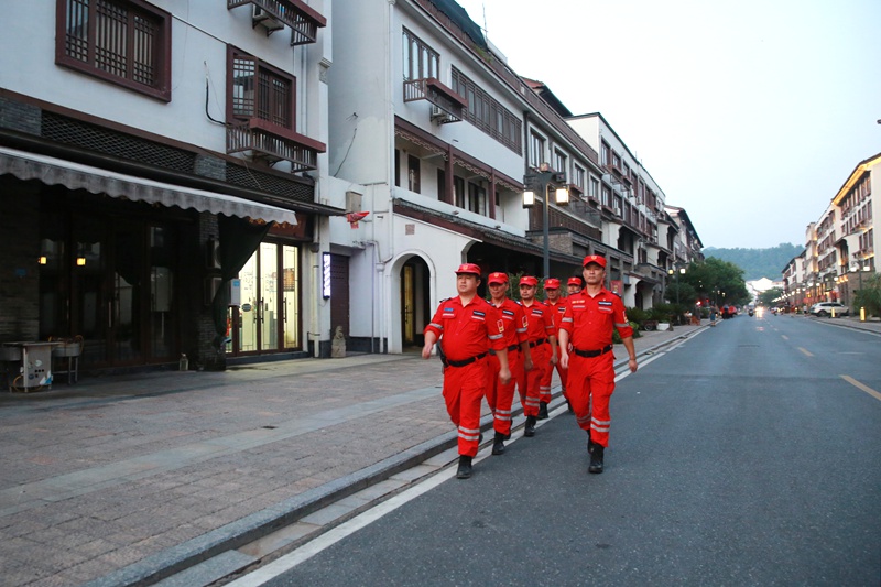 诸暨“红枫义警”。诸暨市公安局供图