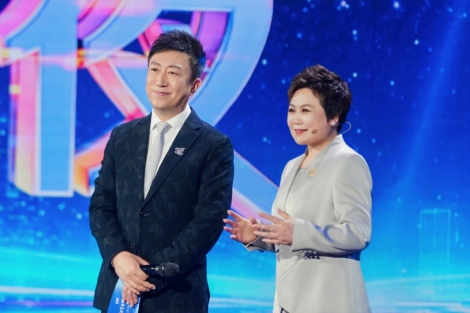 穿西装的男人站在一起

AI 生成的内容可能不正确。