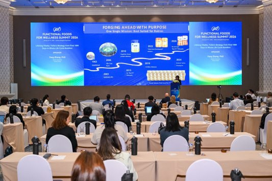 会议室里的人们

AI 生成的内容可能不正确。