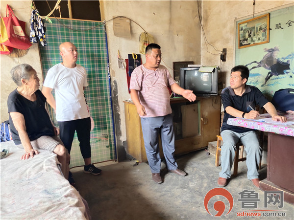 长官镇借督导契机助推扶贫工作再提升