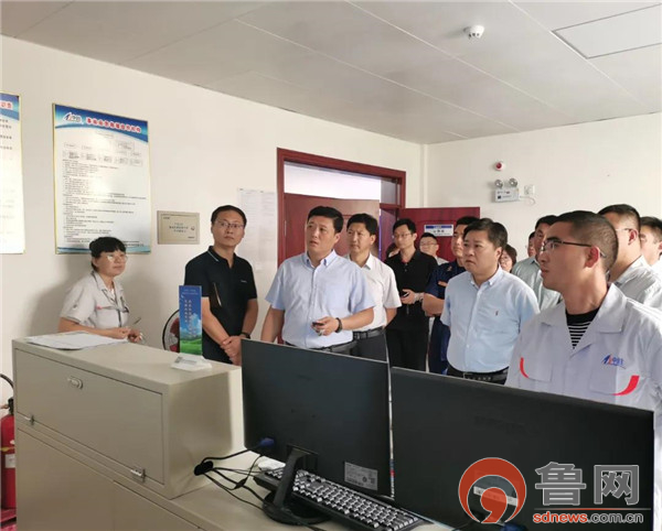 德州市平原县副县长潘风雷一行莅临中胜涂料开展安全生产调研工作