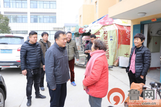 丹阳街道党工委书记朱家福走访慰问社区建国前老党员