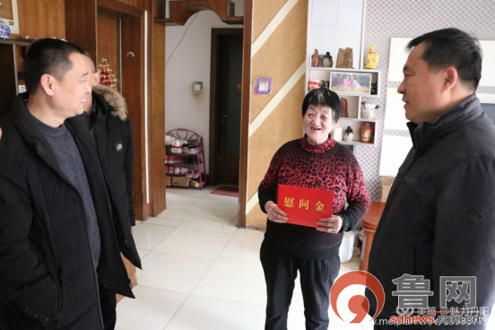 丹阳街道党工委书记朱家福走访慰问社区建国前老党员