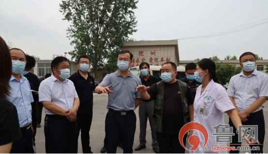 菏泽开发区党工委副书记刘勇一行到佃户屯街道督导检查环保及疫情防控