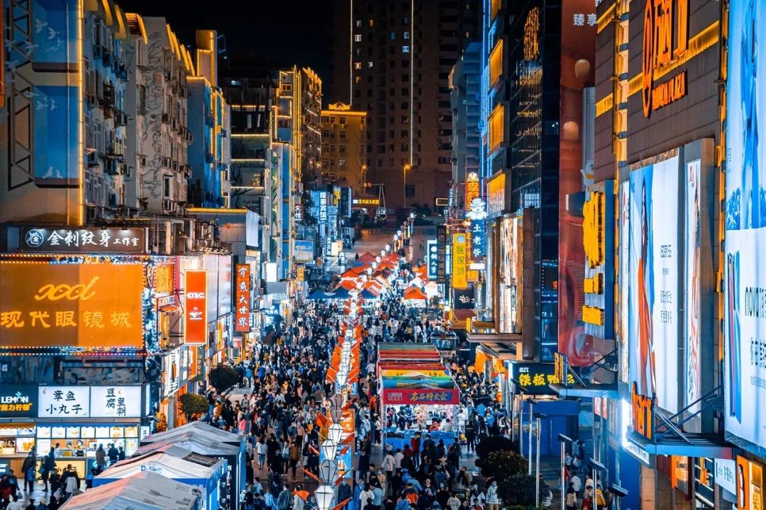 活力市北丨百年商圈蝶变重生 台东步行街升级工程全速推
