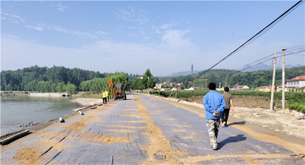 濟南市萊蕪區茶業口鎮聞汛而動跑出道路搶修加速度