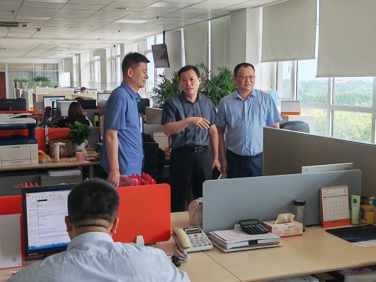 聊城银保监分局与保险行业协会前往平安产险聊城中支展开调研
