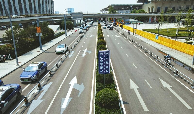 济南西站"出租车专用道"试运行