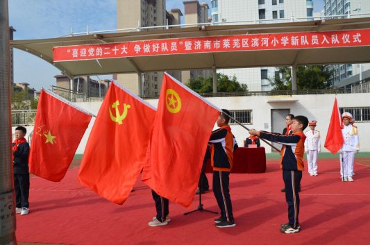 莱芜高新区滨河小学图片