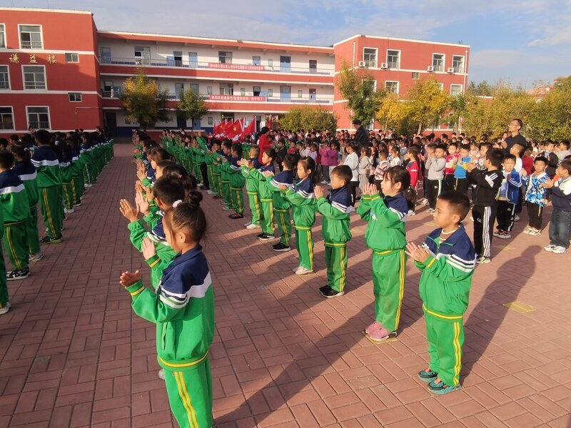红领巾心向党--东营市胜利第十一中学举行新队员分批入队仪式