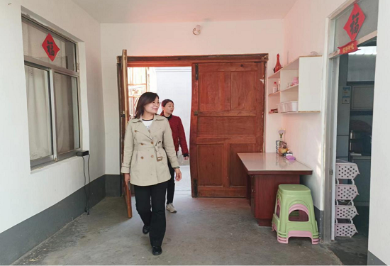 莒南县妇联到坪上镇督导"美在农家"建设工作