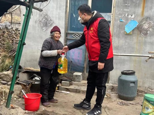 济宁市泗水县柘沟镇开展"入户走访送温暖,网格关爱在身边"志愿服务