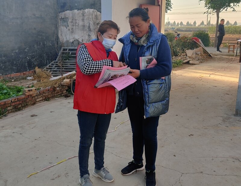 济宁市鱼台县罗屯镇网格员开展移风易俗宣传活动