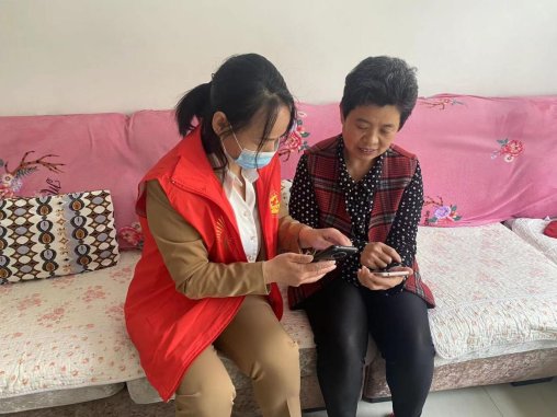 济宁市汶上县杨店镇志愿服务到村头学习强国学习平台进农家