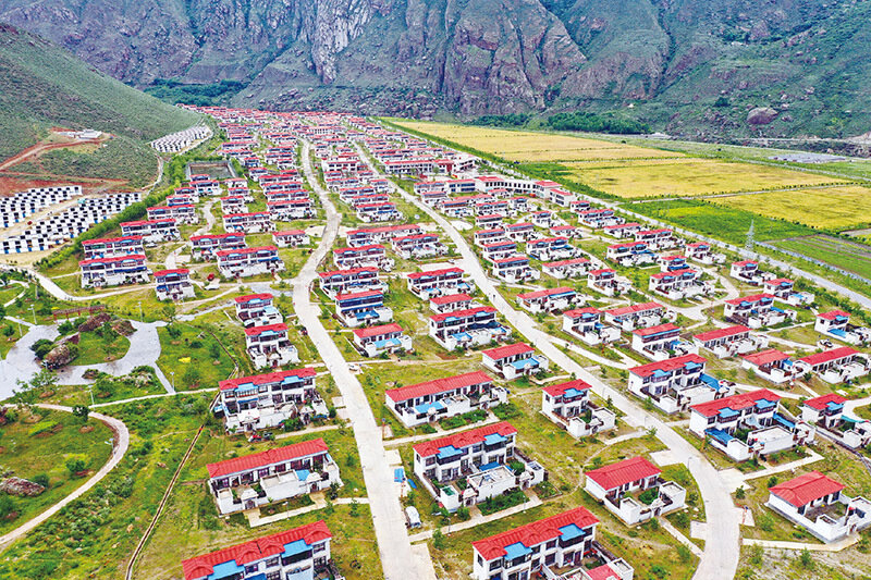 6969图为西藏加查县冷达乡共康村易地扶贫搬迁点.