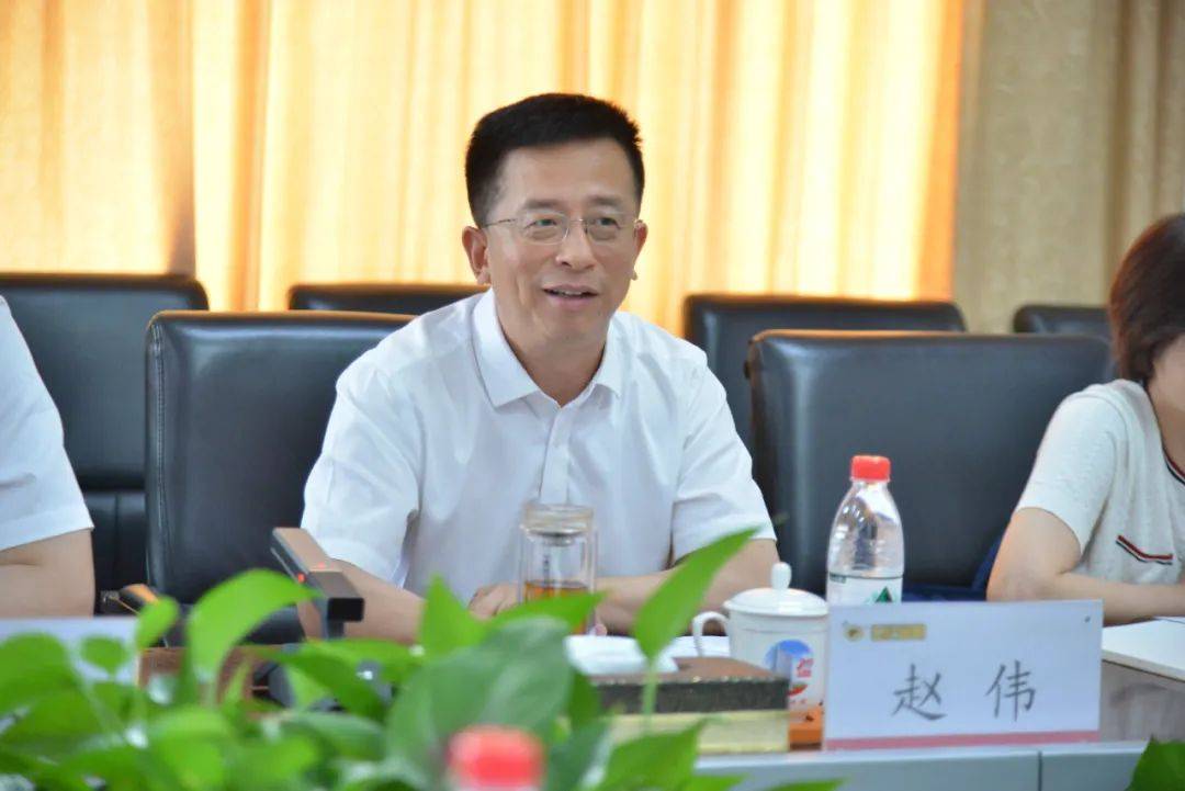 济南市税务局总经济师赵伟一行 莅临世纪金榜指导工作