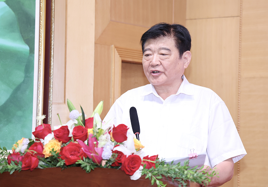 郭兴友作了表态发言,山东省临沂市驻京联络处红领书记牟锋作了讲话