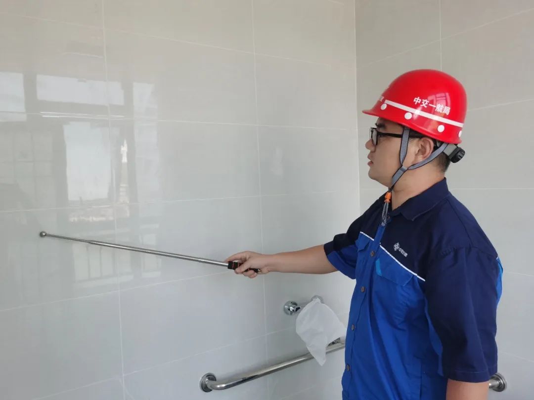 驻青央企人物故事钟云鹏八桂大地盖新楼虚怀若谷勇担当