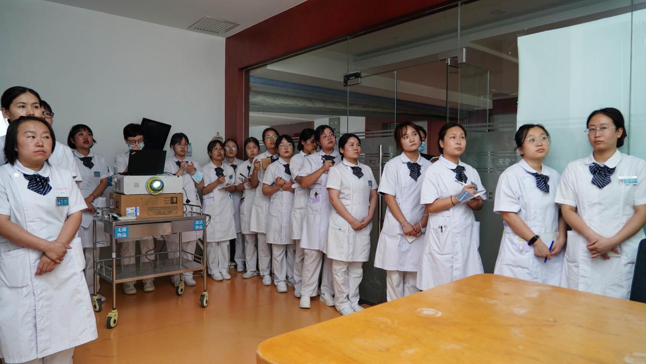 示范提高西安仲德骨科医院护理部组织开展护理教学查房