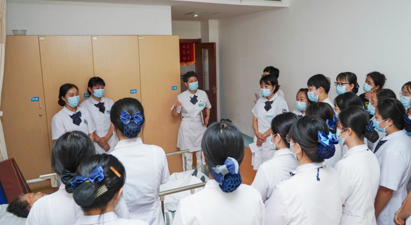 示范提高西安仲德骨科医院护理部组织开展护理教学查房