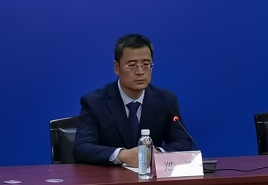 邀请临淄区委常委,副区长房美男就临淄区行政审批服务有关工作情况