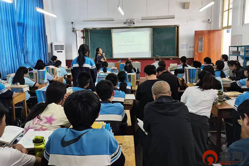 日照莒县夏庄中心初中开展青蓝工程一周年验收活动