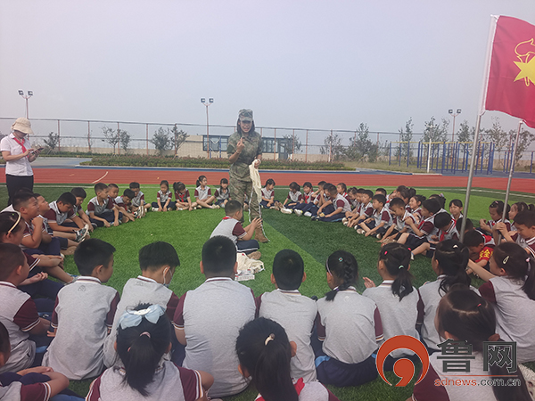 青岛市即墨区"全民国防教育活动月"首场活动在德馨小学东部分校举行