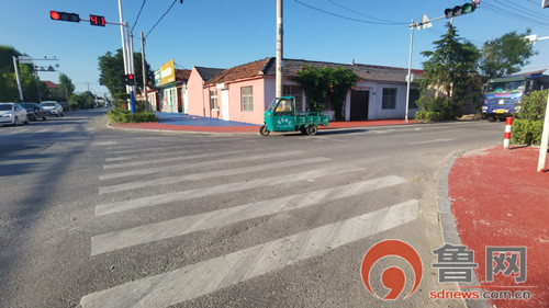 胶州市胶东街道:十里铺路口大改造  群众出行更畅通