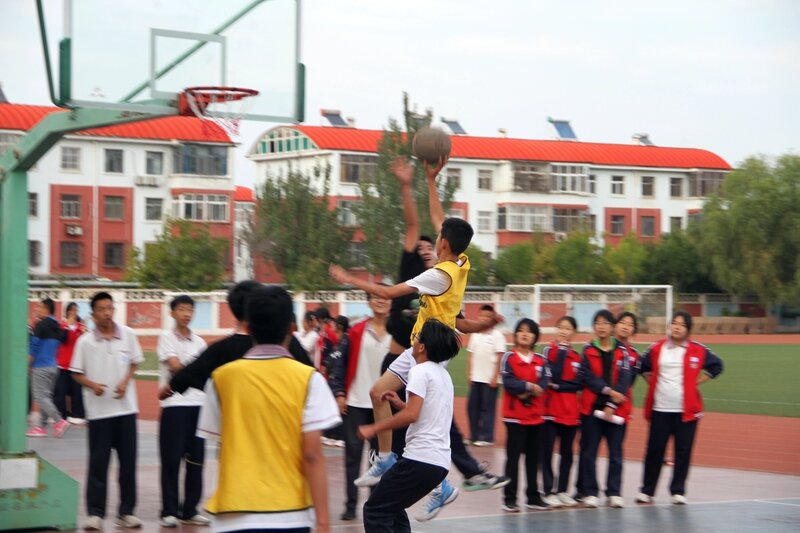 校园篮球燃爆金秋东营市胜利第六中学新学期班级篮球联赛再次拉开序幕