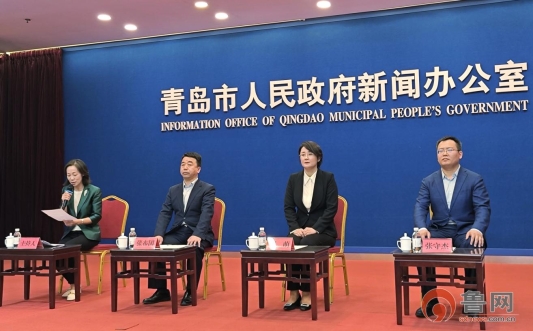 2004年,从海防部队转业以后,留在青岛工作,2021年被司法部评为"全国