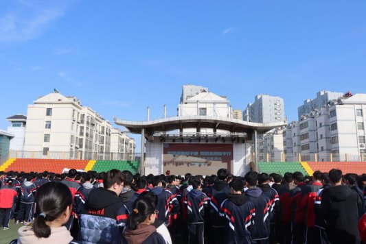 应急演练始于心防范未然始于行菏泽一中举行消防应急疏散演练活动