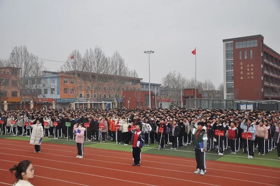 临沂六中启阳校区举行植绿护绿从我做起主题升旗仪式