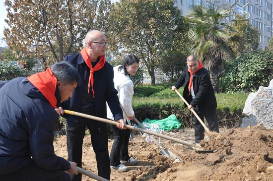 临沂枣园中学开展植树节特别活动
