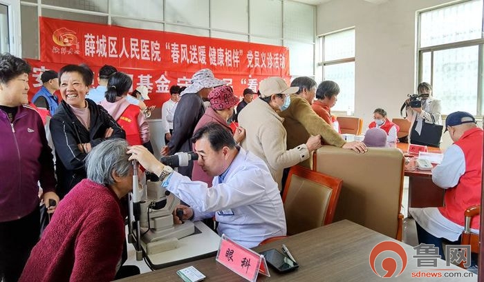 薛城区人民医院到周营镇沙井村开展"春风送暖 健康" -
