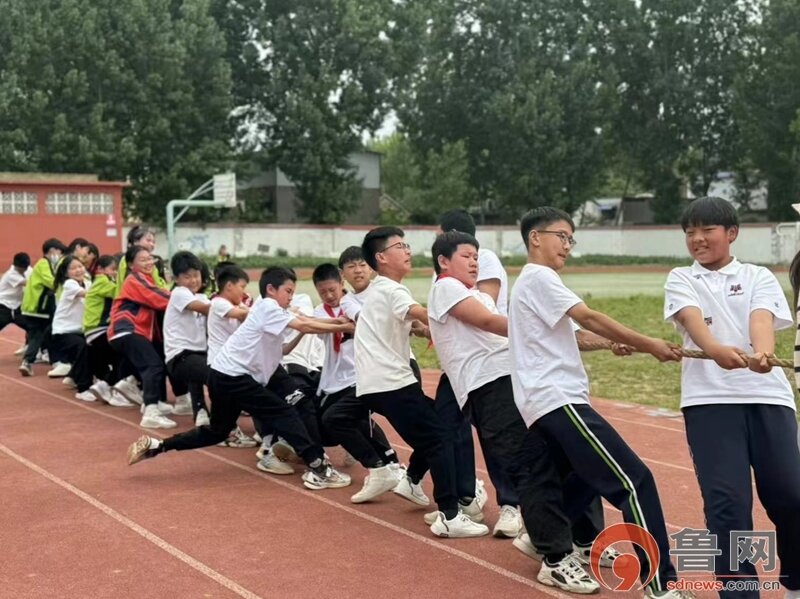 枣庄市薛城区陶庄镇奚仲小学举行春季趣味运动会