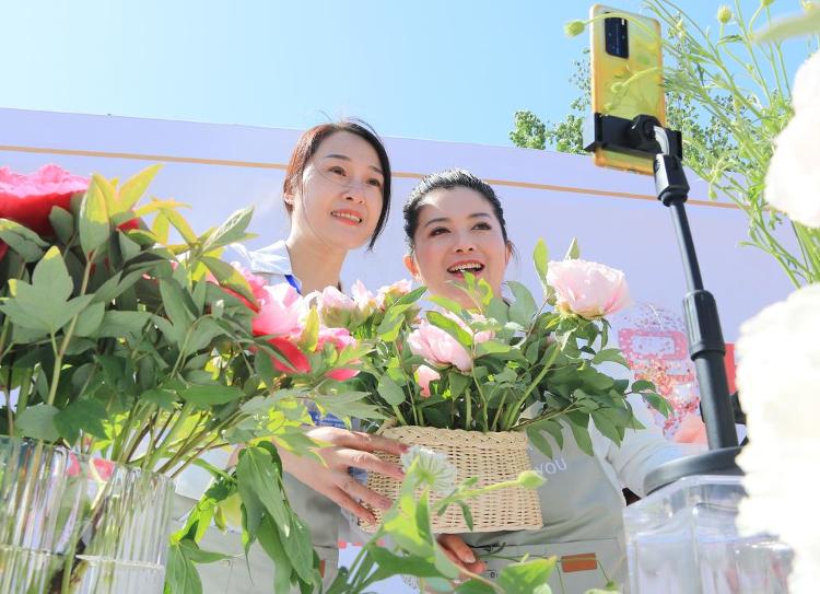 领跑全国商圈，菏泽人气为啥这样旺？