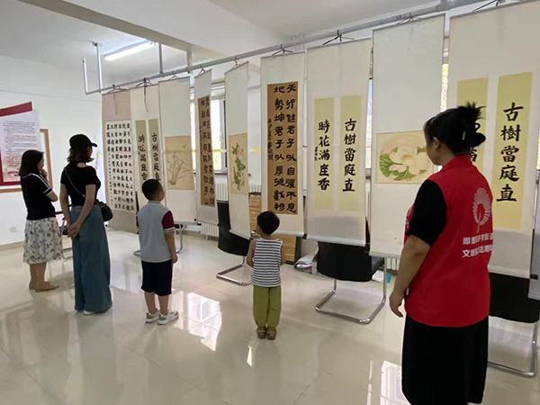 街道健民街社区开展我们的中国梦文化进万家青少年艺术书画展活动