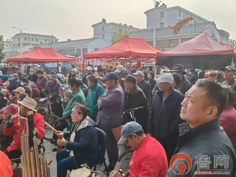 滕州市：赶级索古会 看惠民演出