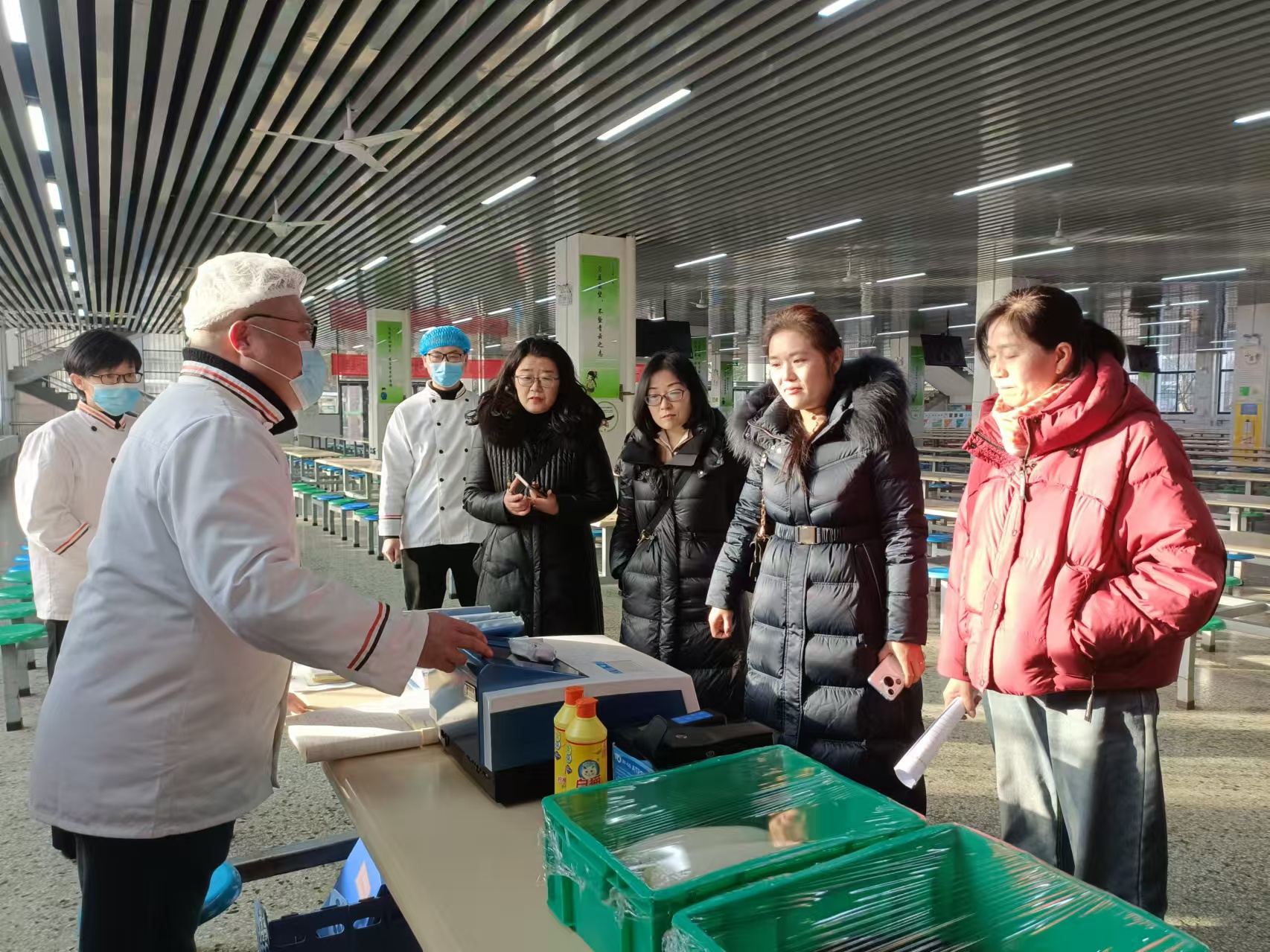 莱芜一中食堂图片