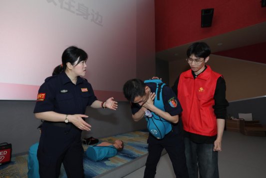 橙心守护 平安同行——急救知识进万家公益巡讲活动在山东师范大学举办​