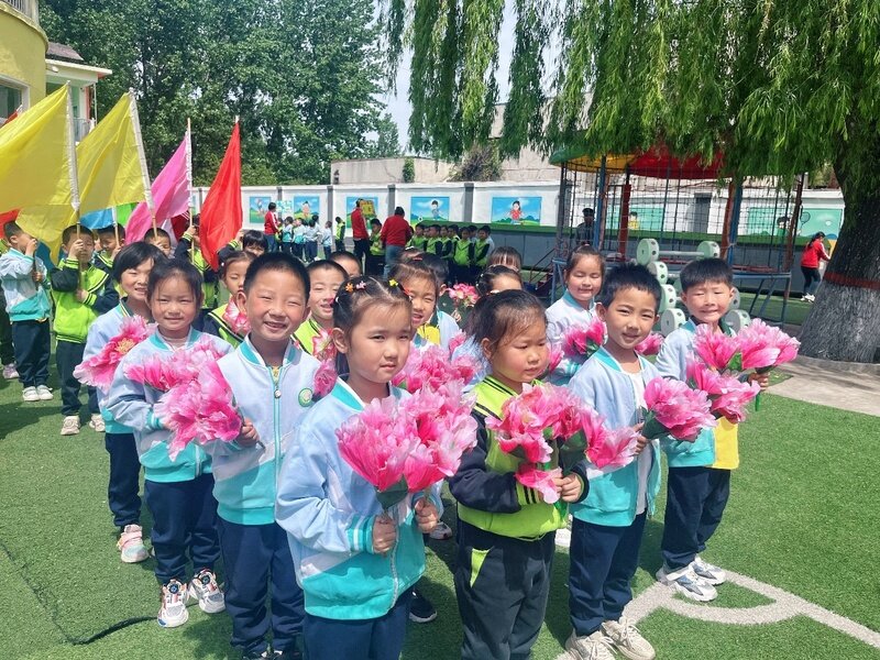 济南市莱芜区方下中心幼儿园举办春季亲子运动会