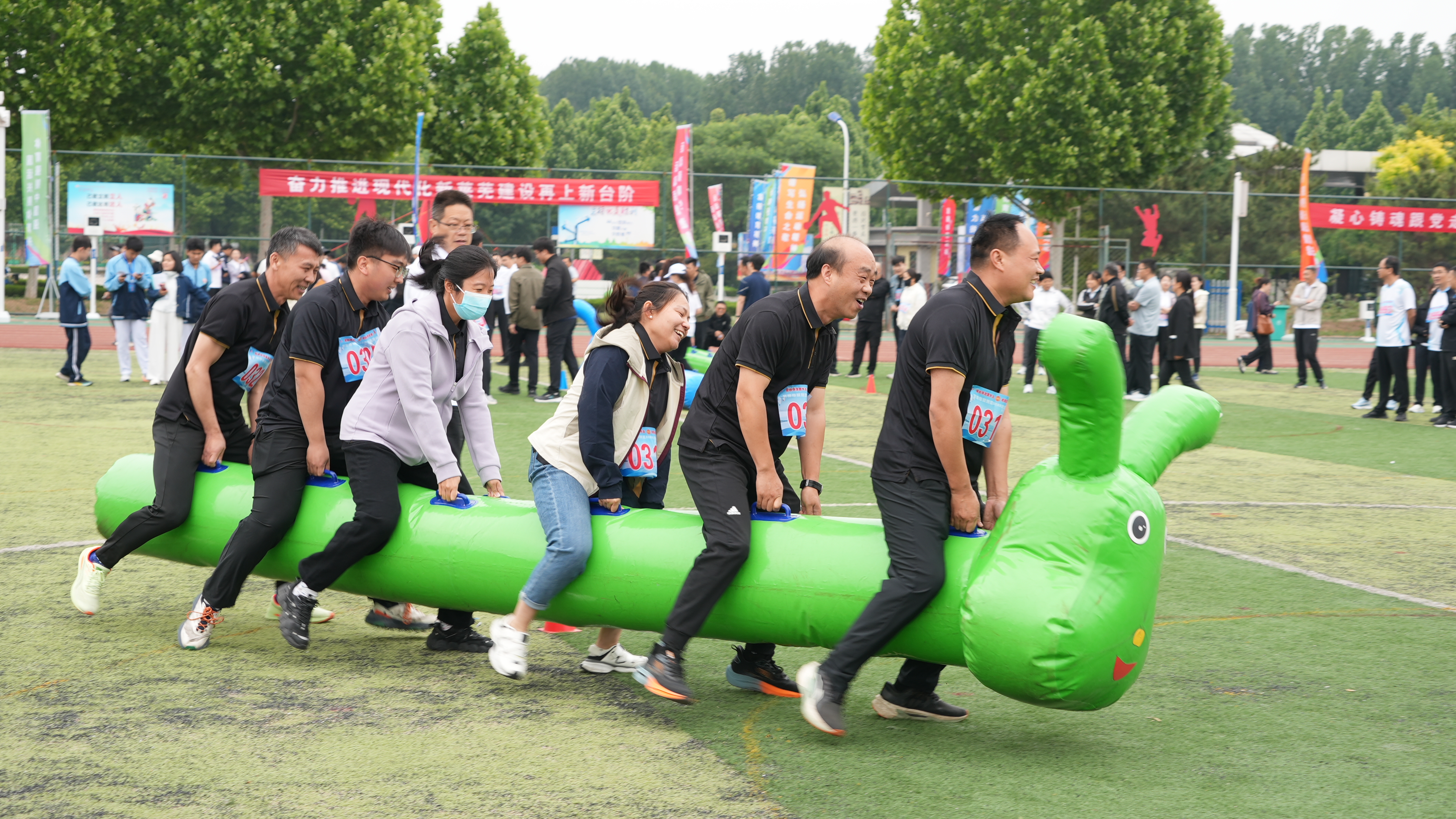 济南市莱芜区第十五届全民健身运动会暨2025年职工运动会开幕