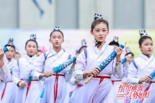 缤纷桃源正当时，中澳学子同绘嘉年盛景