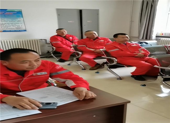 红色网格四个一 员工做到四个知