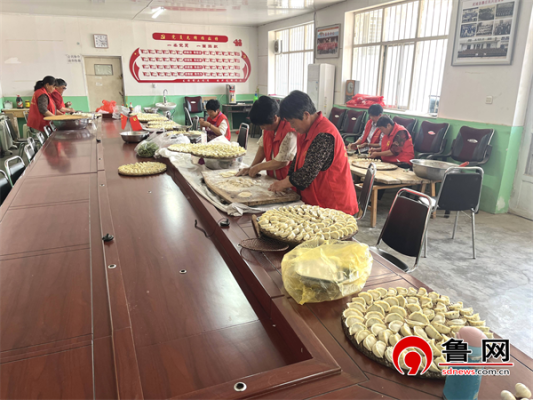 德州市武城县鲁权屯镇滕庄村组织开展集体包水饺活动