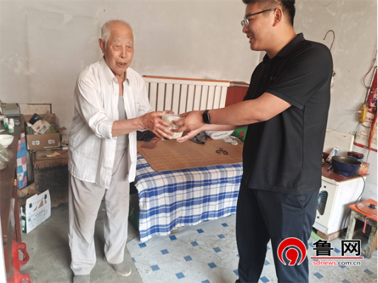 德州市武城县鲁权屯镇滕庄村组织开展集体包水饺活动