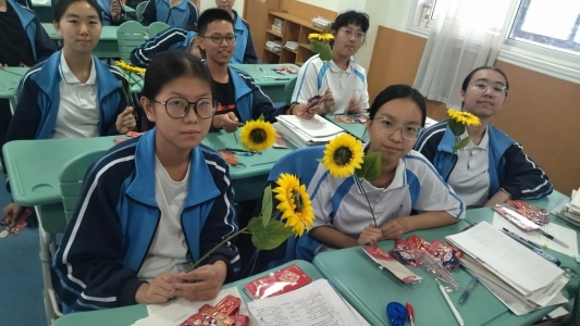 花开只向阳，绽放只为光——济南市鲁矿中学（莱芜一中集团校）中考大礼包的“满分浪漫”