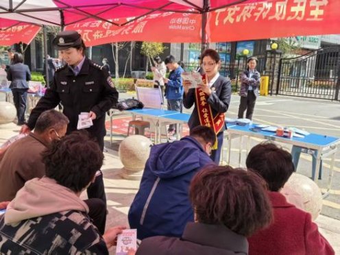 37B2C3AF3C57586D2337C40E22206EBA_295648